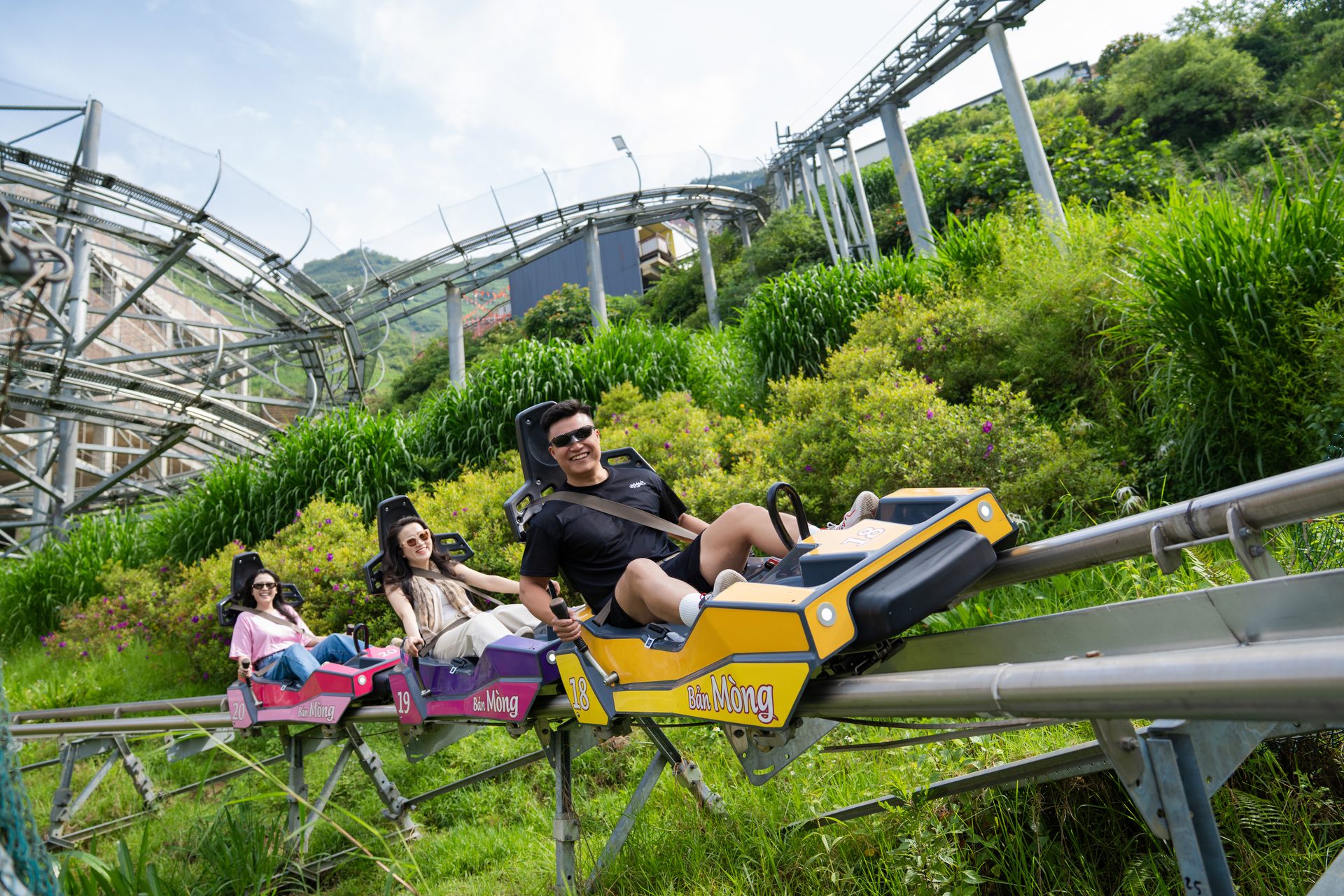 Top 5 Trải Nghiệm Không Thể Bỏ Lỡ Khi Đến Sa Pa Mùa Sương Mờ